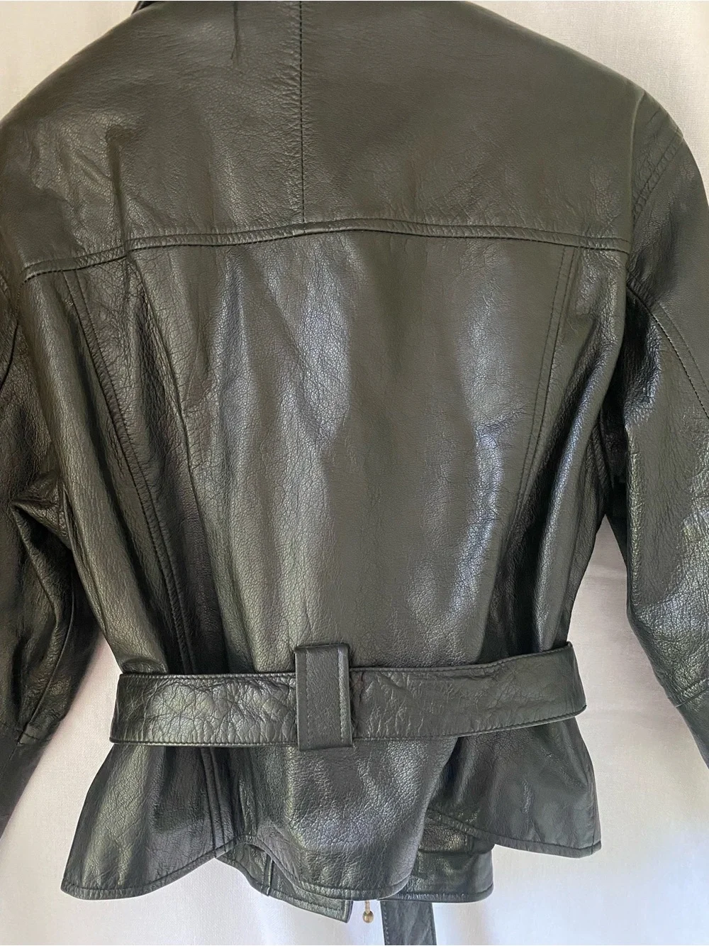 Maxima Black Leather Belted Moto Jacket size M pristine like new condition